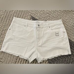 NWT Time and TRU white Womens high Rise shorts size 20